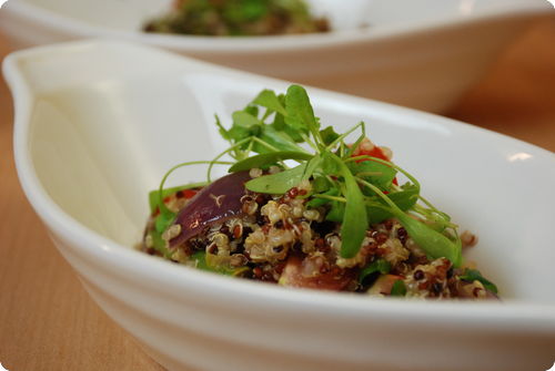 Bunter Quinoa-Spargel-Salat