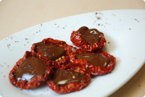 Getrocknete Tomaten mit Schokolade