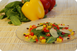 Bunter Spinat-Salat