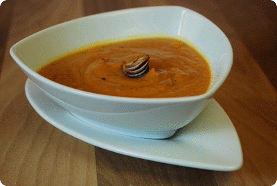 <a href="/recipes/545"><img alt="Titelsschrift" src="/system/rectitles/CAPS_Süsskartoffel-Kürbis-Suppe.png?1384962236" /></a>